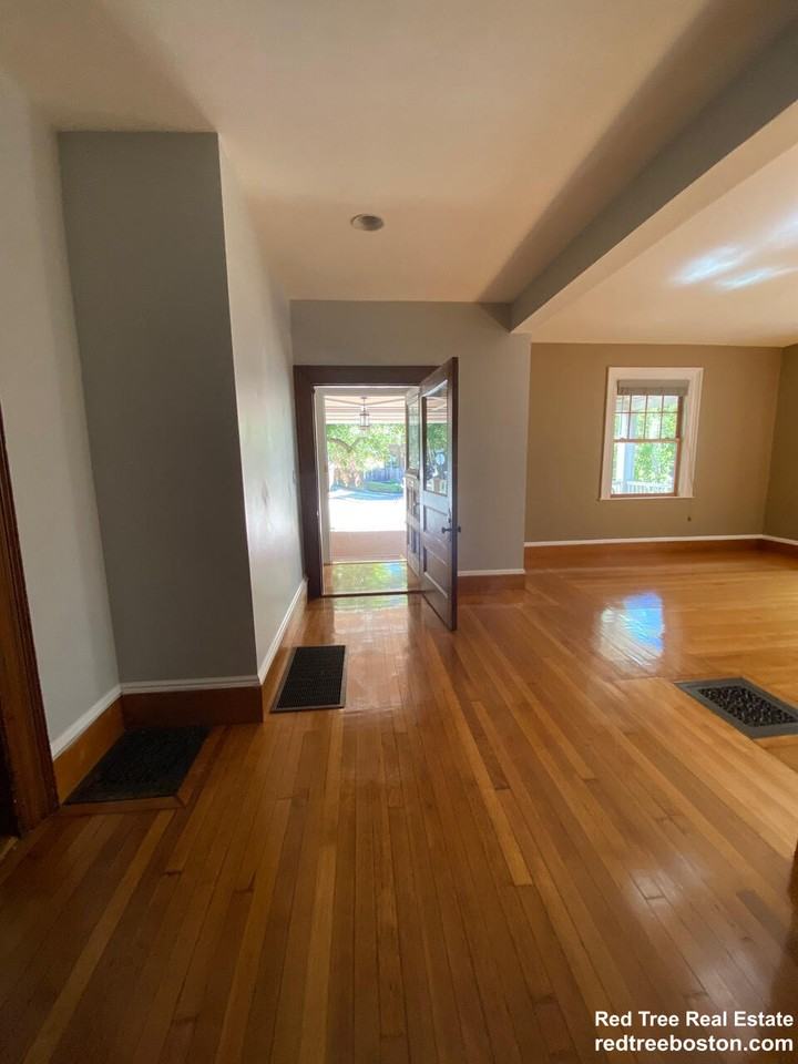 26 Kilsyth Rd #1stFL - Photo 4 of 20