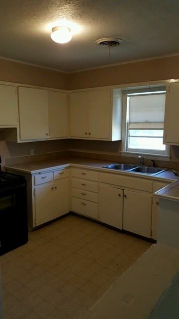1814 Hondo St - Photo 3 of 12