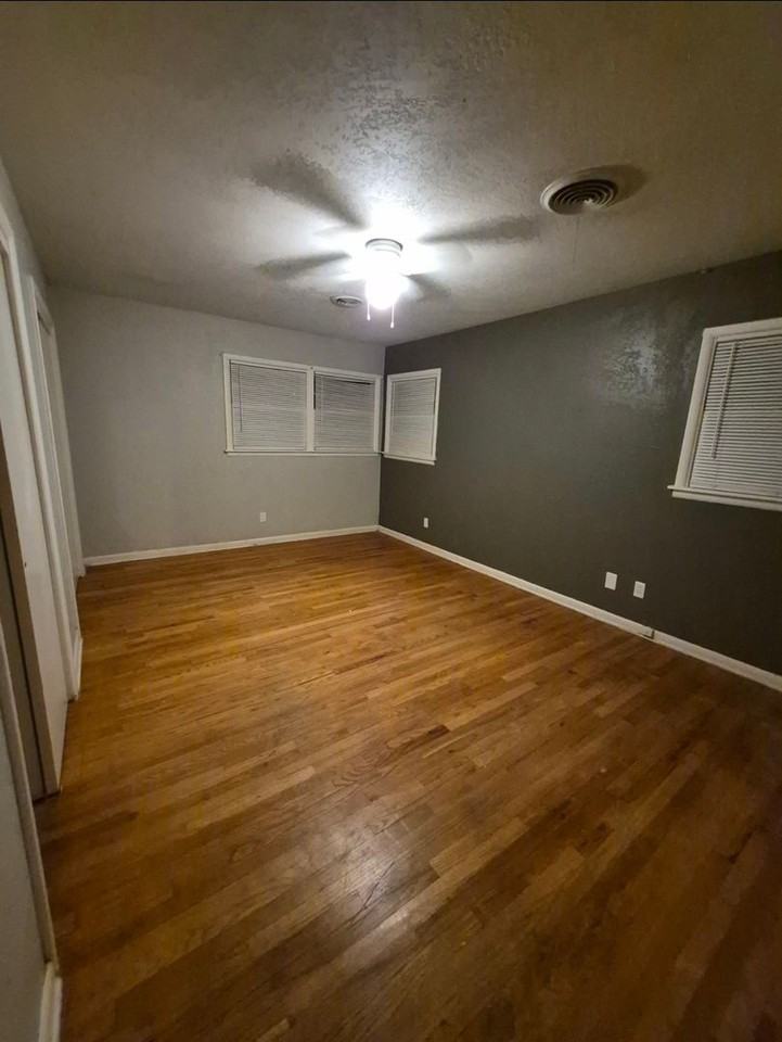 1814 Hondo St - Photo 4 of 12
