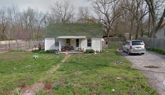 2603 E Walnut St - Photo 2 of 3