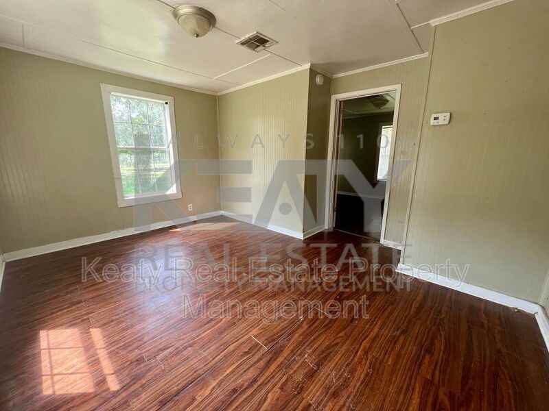 109 Dora St - Photo 2 of 19
