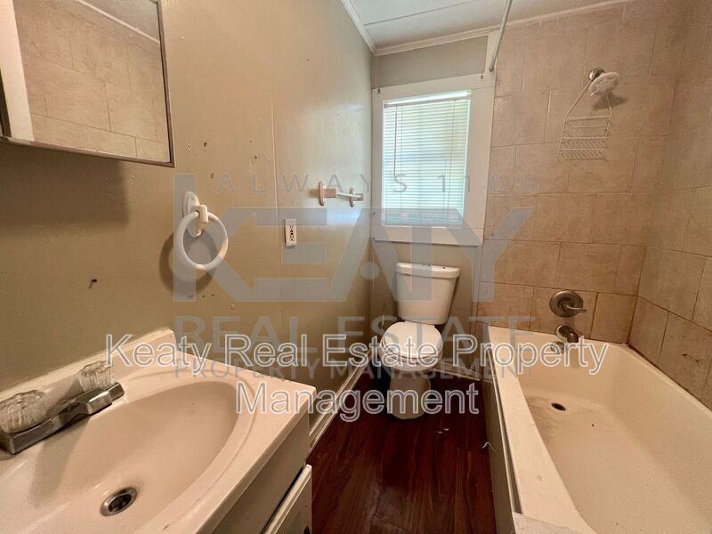 109 Dora St - Photo 6 of 19