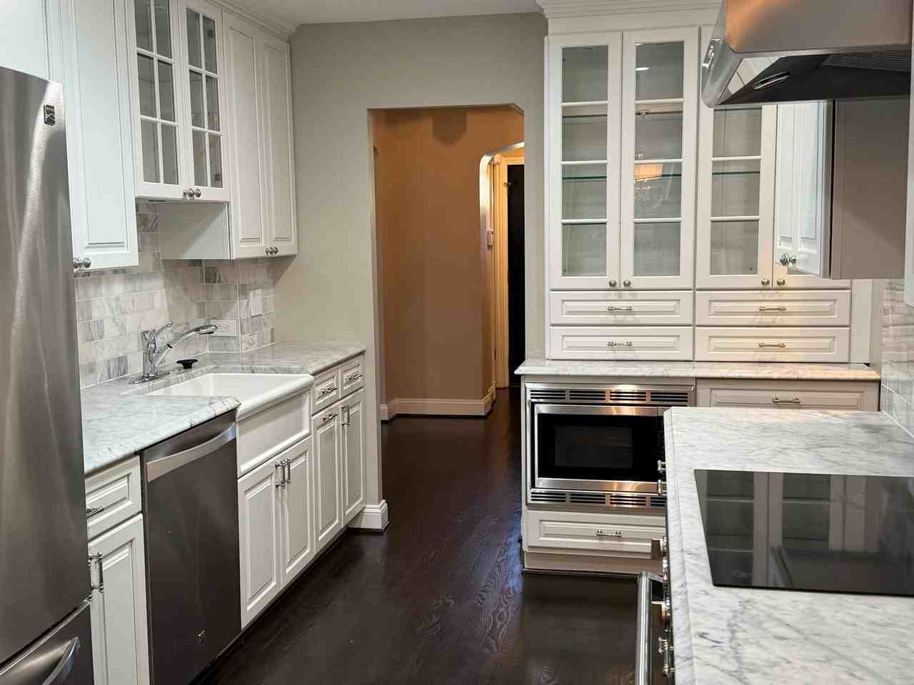 7301 Pinehurst Pkwy - Photo 3 of 31