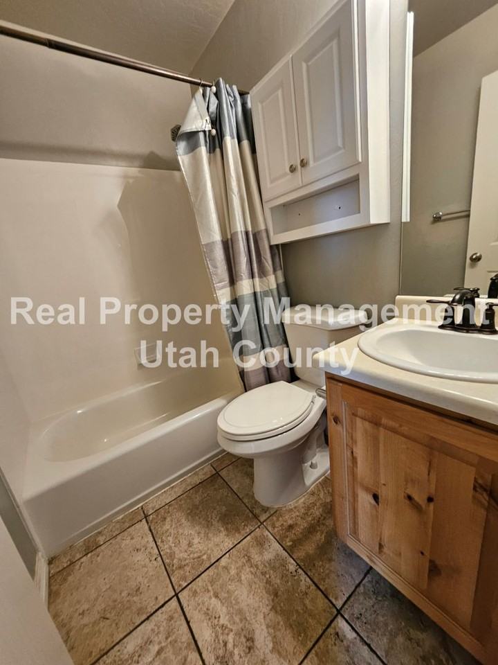 1708 E Ridgefield Rd - Photo 7 of 28