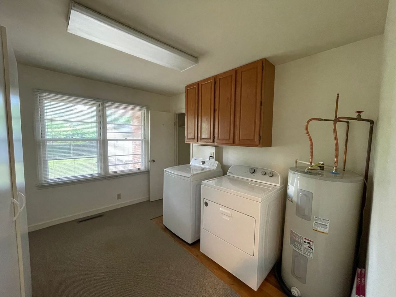 106 Silver Bluff Rd - Photo 7 of 50
