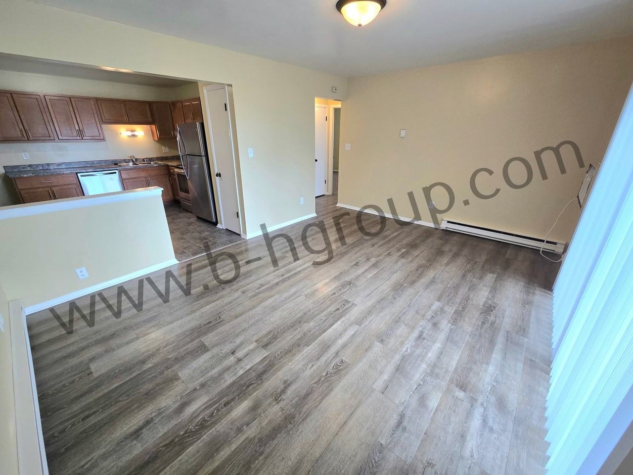 8515 32nd Ave - Photo 5 of 21