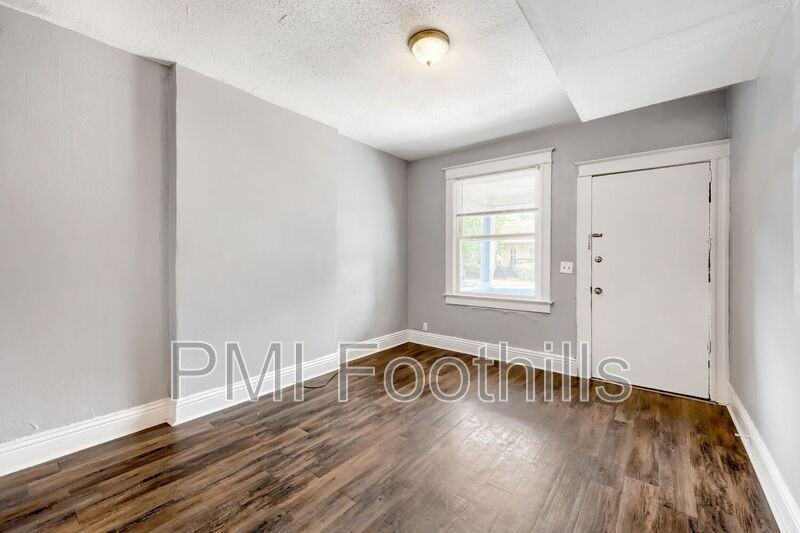 420 Fox St - Photo 2 of 13