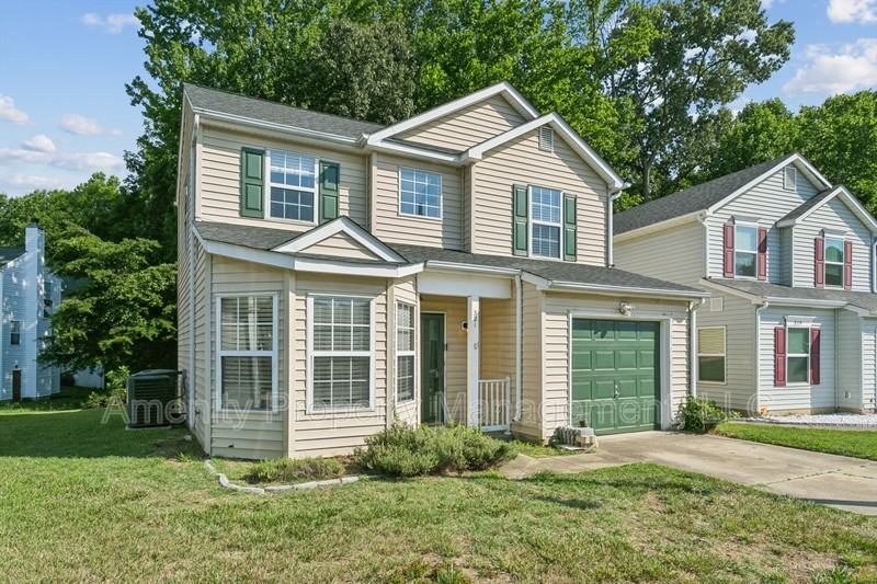 321 Warwick Landing Pkwy - Photo 2 of 27