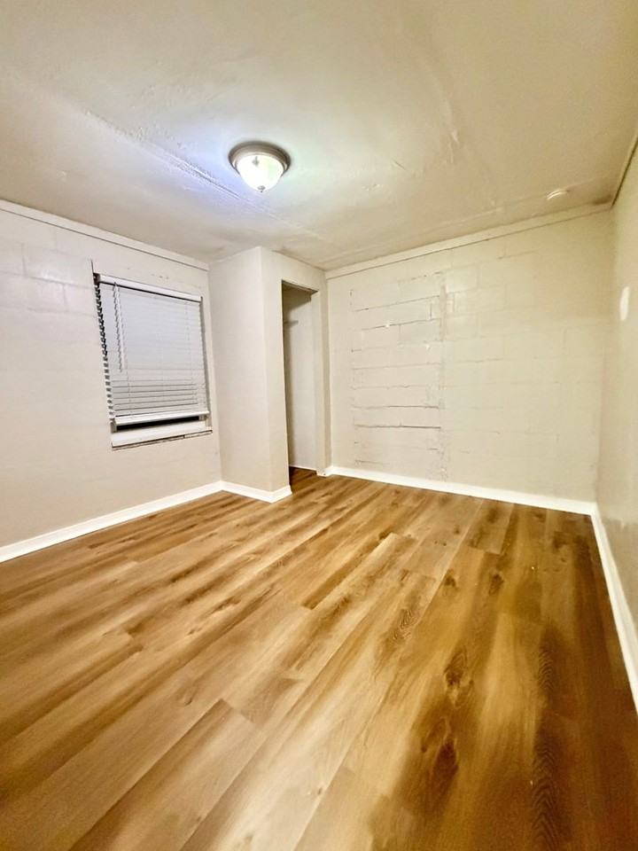 1103 Grant Ave - Photo 6 of 12