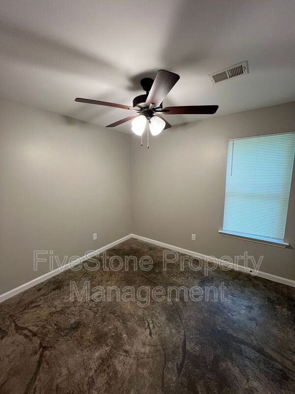 3805 Lake Park Cv - Photo 6 of 12