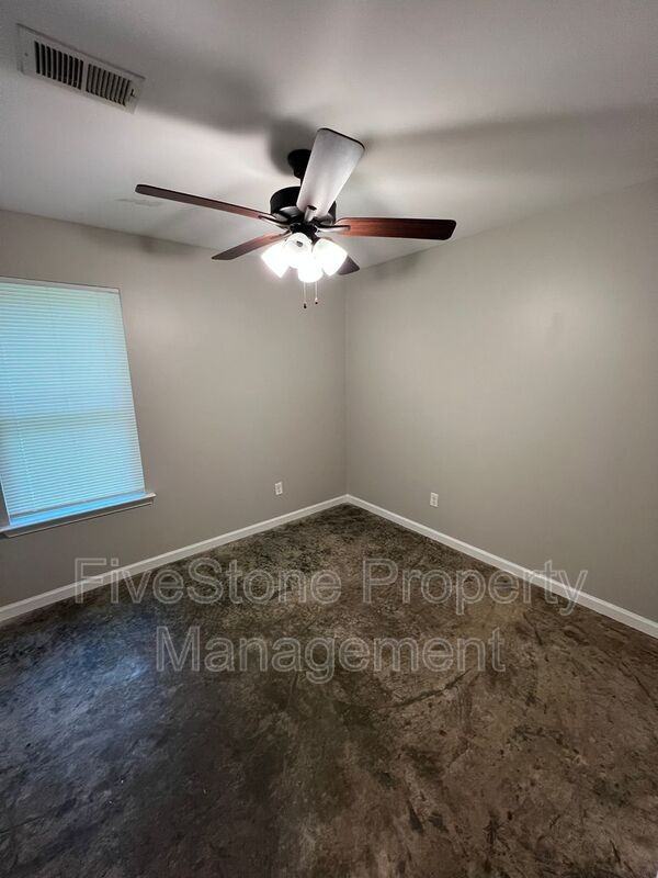 3805 Lake Park Cv - Photo 7 of 12