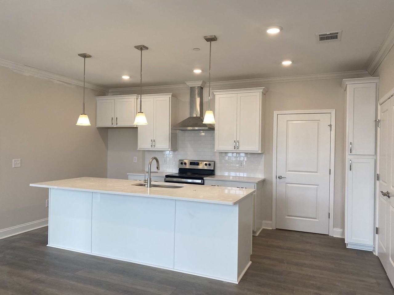 836 Goswell Dr #203 - Photo 7 of 44