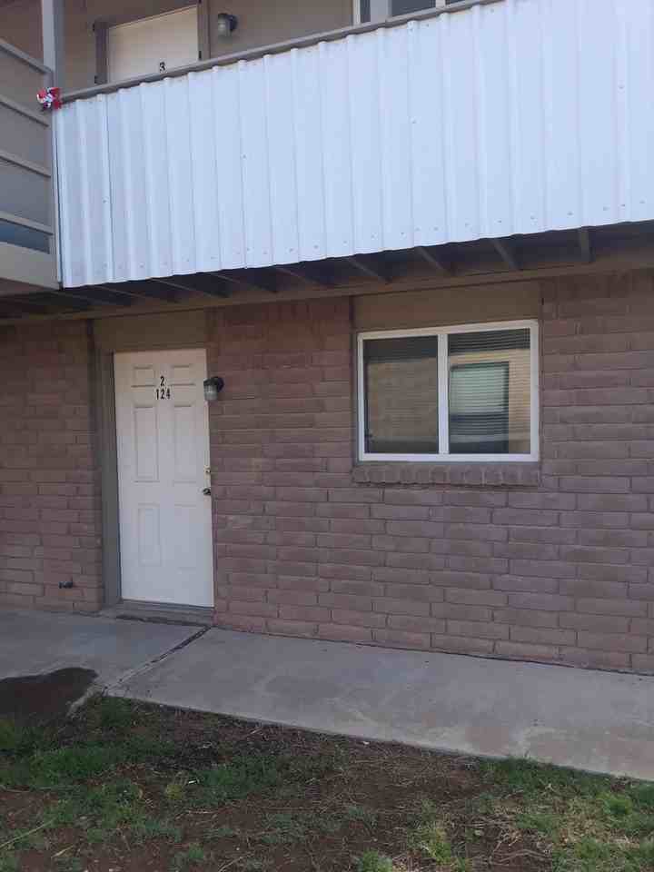 122 N Avenue E - Photo 2 of 3