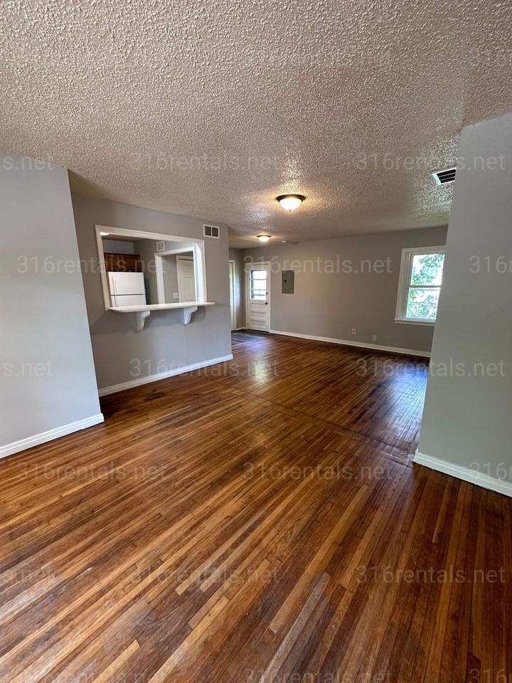 4722-4724 4722-4724 E 8th St N - 4724 E 8th St N - Photo 4 of 9
