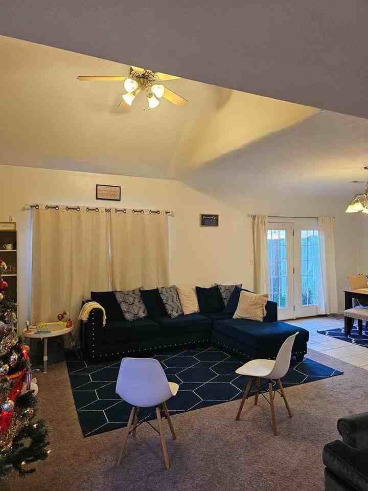 2749 Elm Creek Dr - Photo 2 of 15