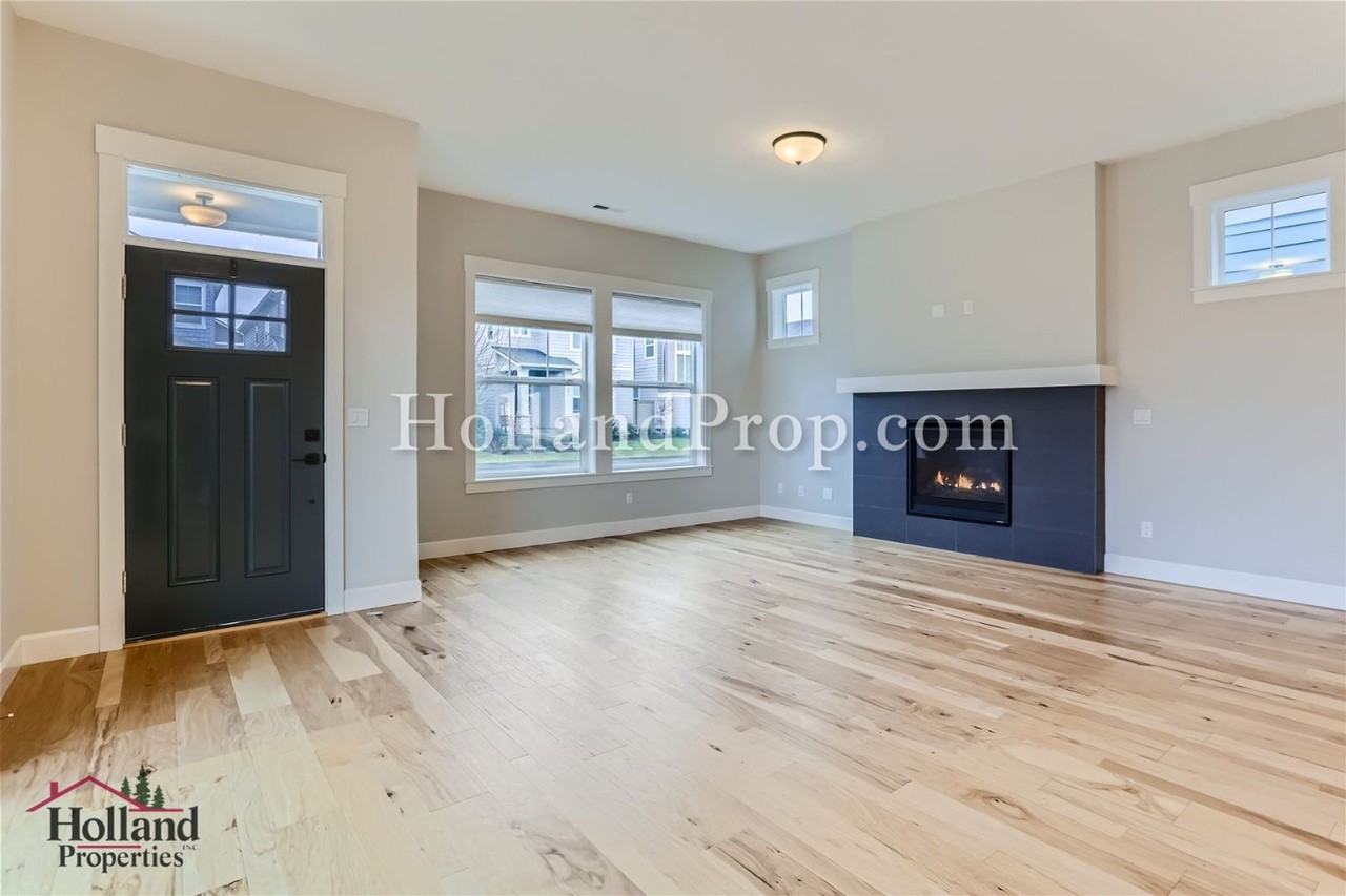 7045 Se Genrosa St - Photo 3 of 18