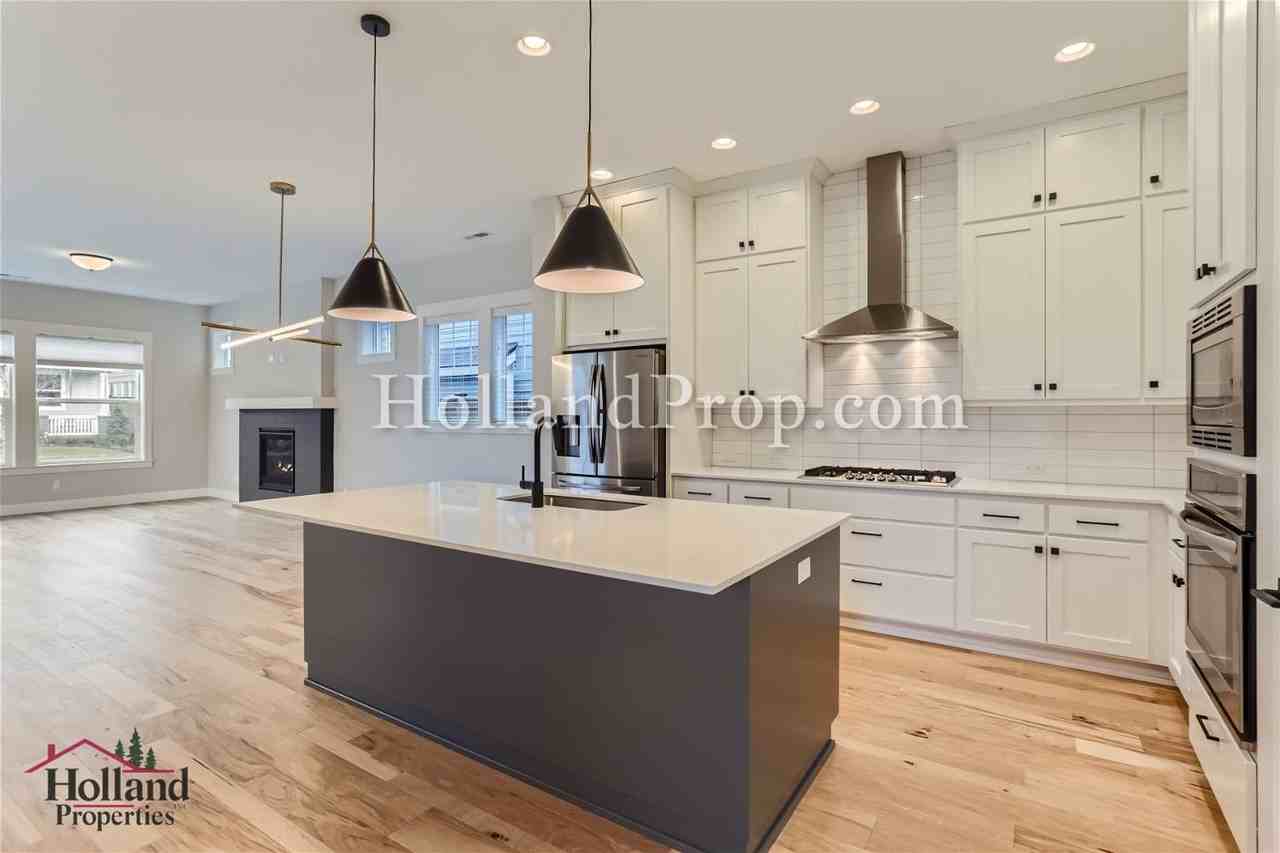 7045 Se Genrosa St - Photo 6 of 18