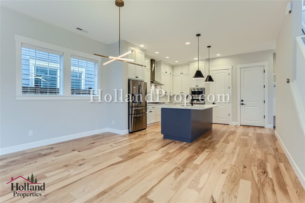7045 Se Genrosa St - Photo 7 of 18