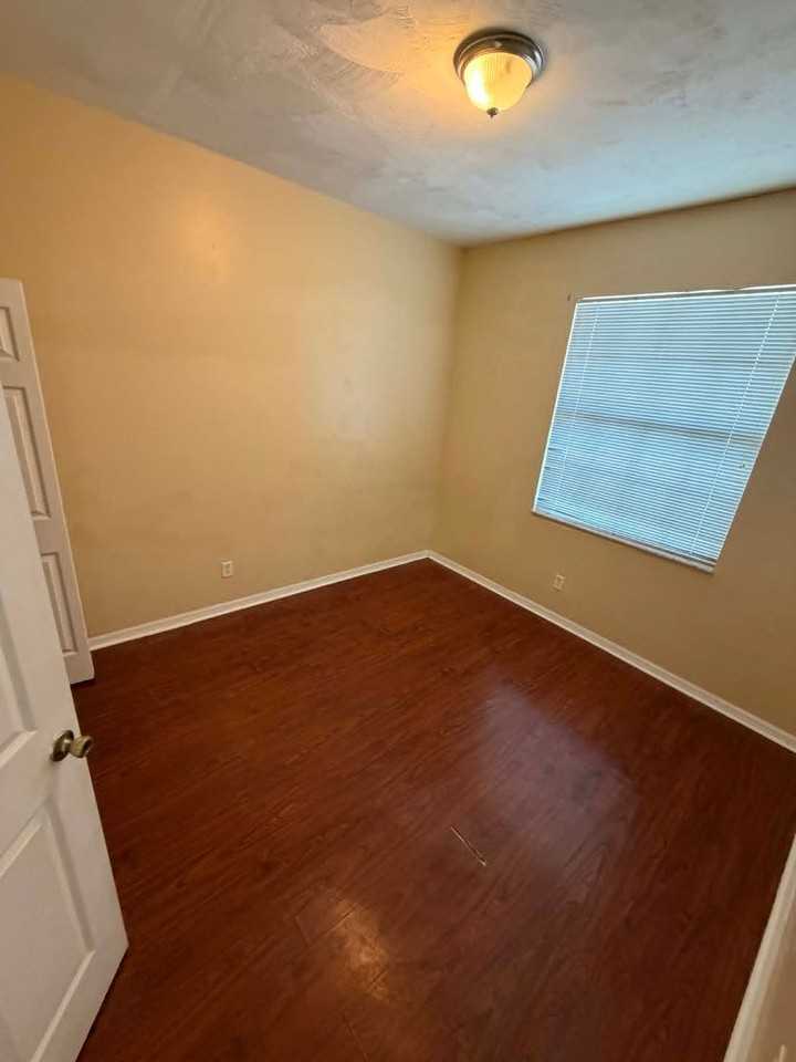 3602 Skyline Blvd #202 - Photo 5 of 9