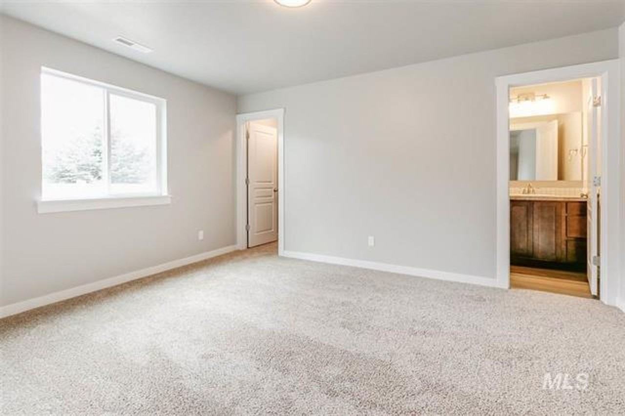 3093 Nw 11th Ave - Photo 7 of 9
