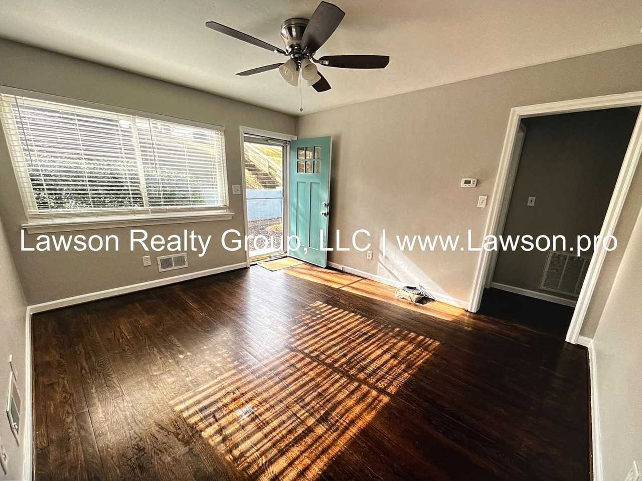 713 Oakview Dr - Photo 2 of 14