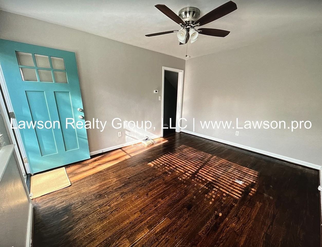 713 Oakview Dr - Photo 3 of 14