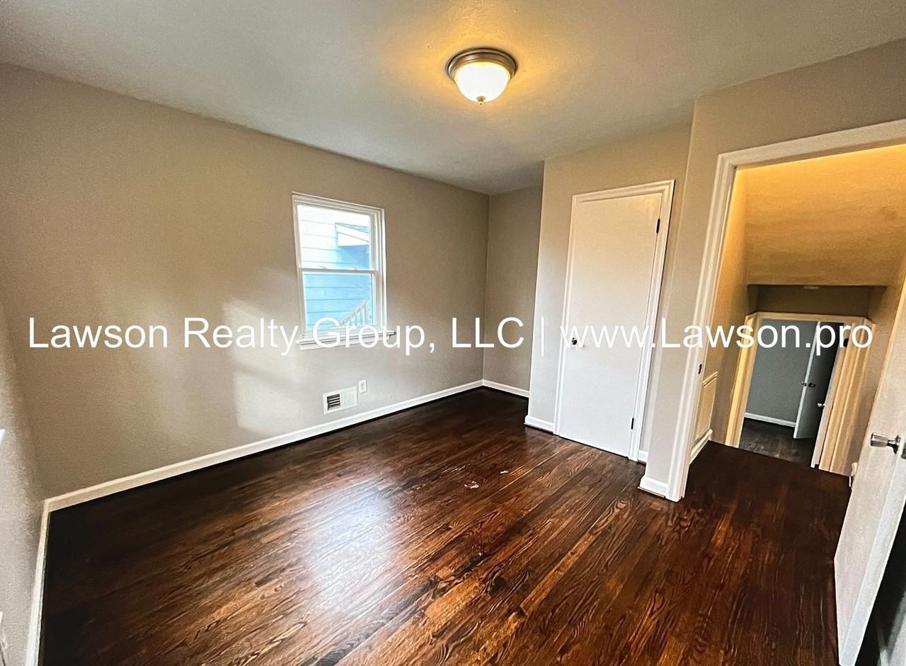 713 Oakview Dr - Photo 4 of 14