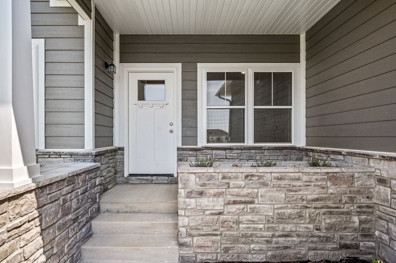 2205 W Mason Pl - Photo 5 of 31
