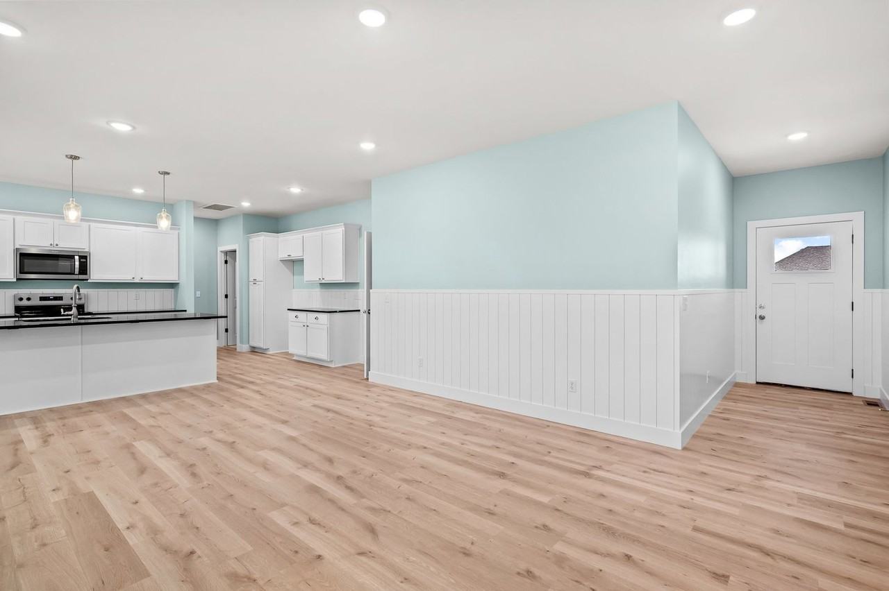 2205 W Mason Pl - Photo 6 of 31