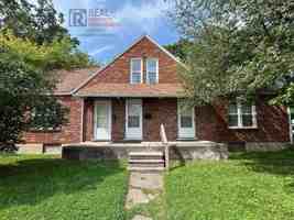 featured image of 111 109-111-113 E Oakley St - 111 #111