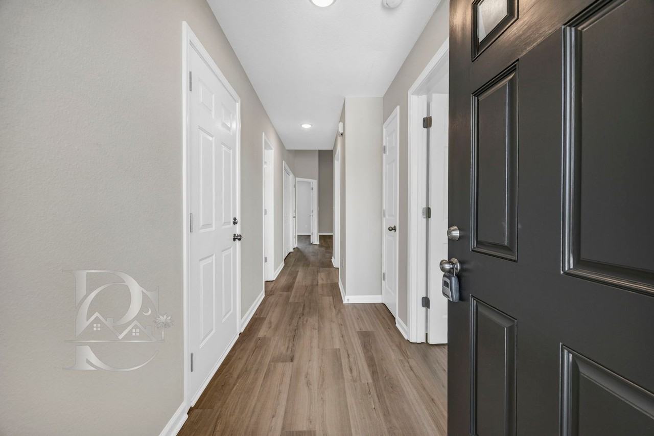 508 Lanesborough Dr - Photo 3 of 31
