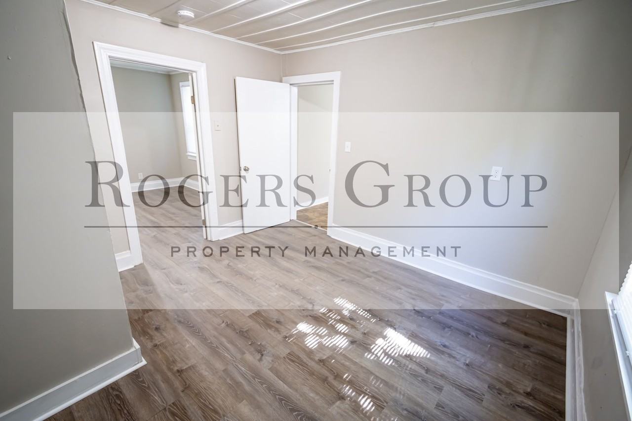 725 John St - Photo 5 of 8