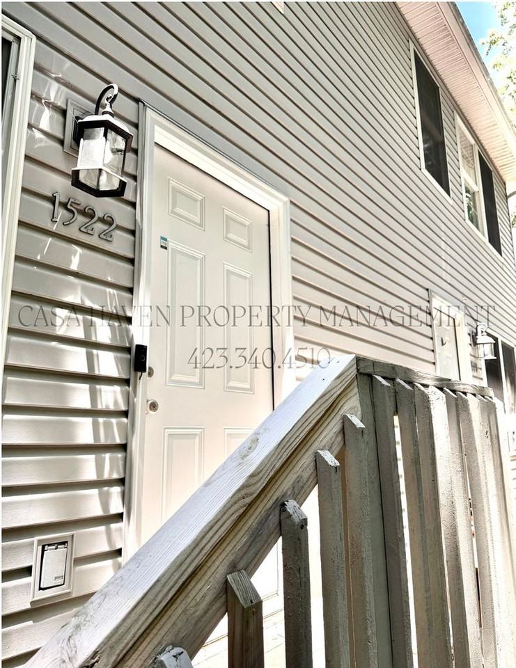 1522 Linden Ave - Photo 2 of 19