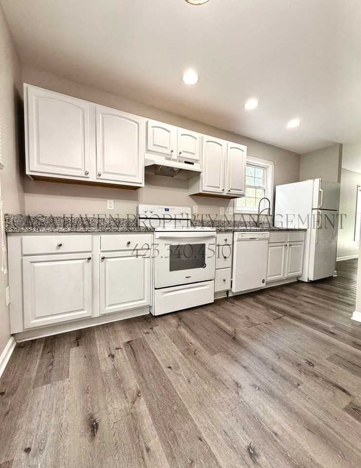 1522 Linden Ave - Photo 4 of 19