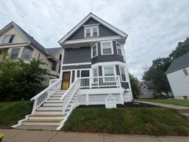 featured image of 329 W Chambers St