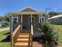 206 Hillcrest Dr - Photo 1 of 1