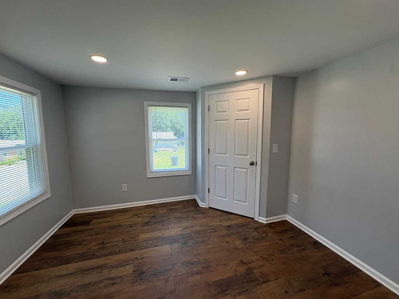 206 Hillcrest Dr - Photo 6 of 8