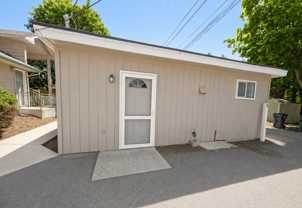 1060 N Lincoln - Photo 1 of 1