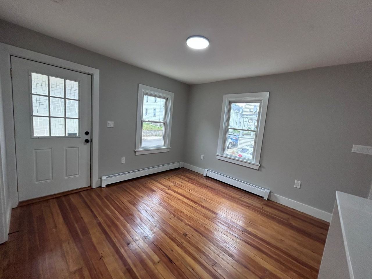 231 Beechwood Ave - Photo 5 of 17