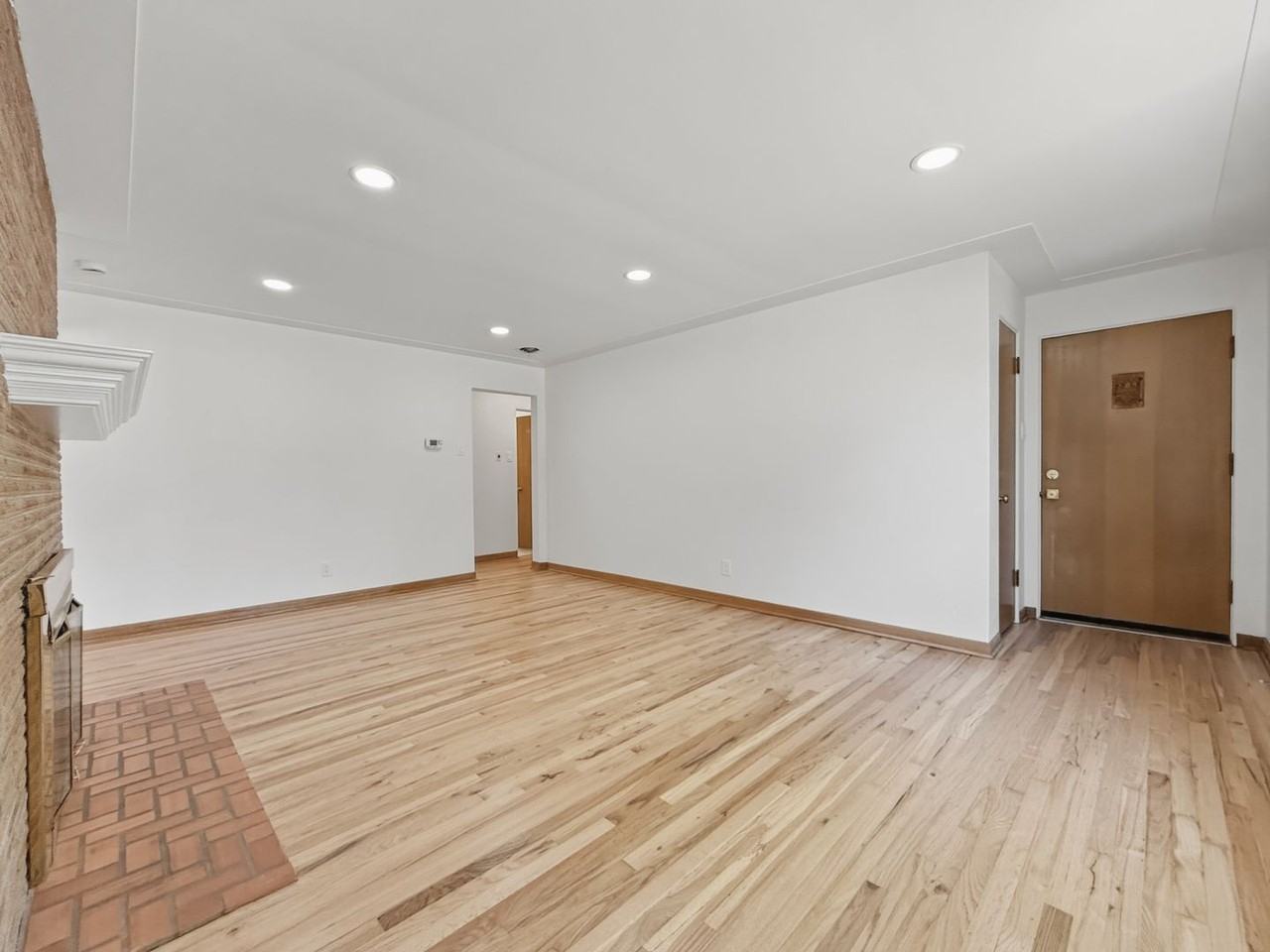 1101 Locust St - Photo 5 of 27