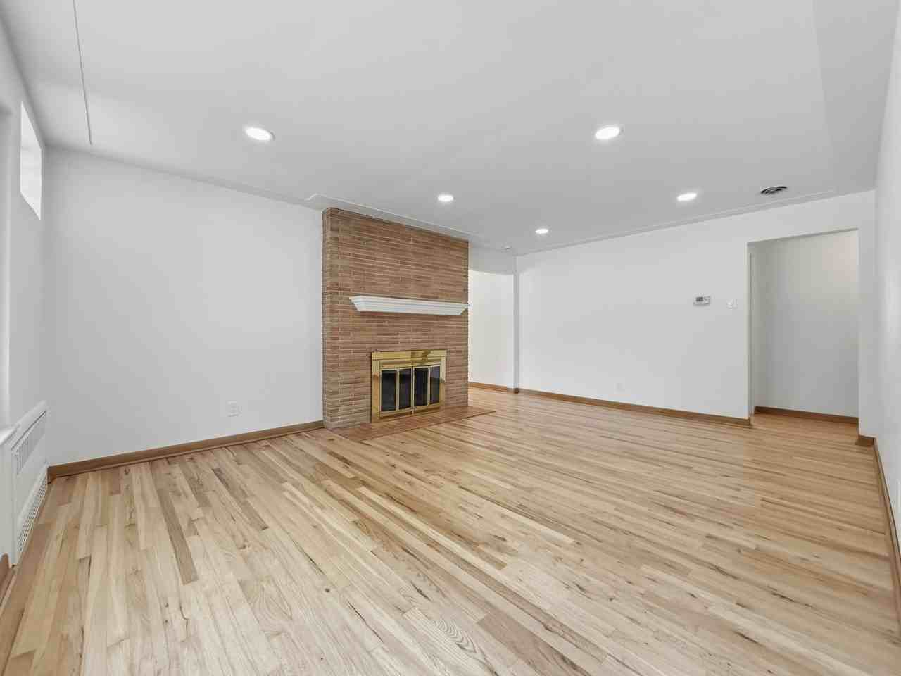 1101 Locust St - Photo 7 of 27