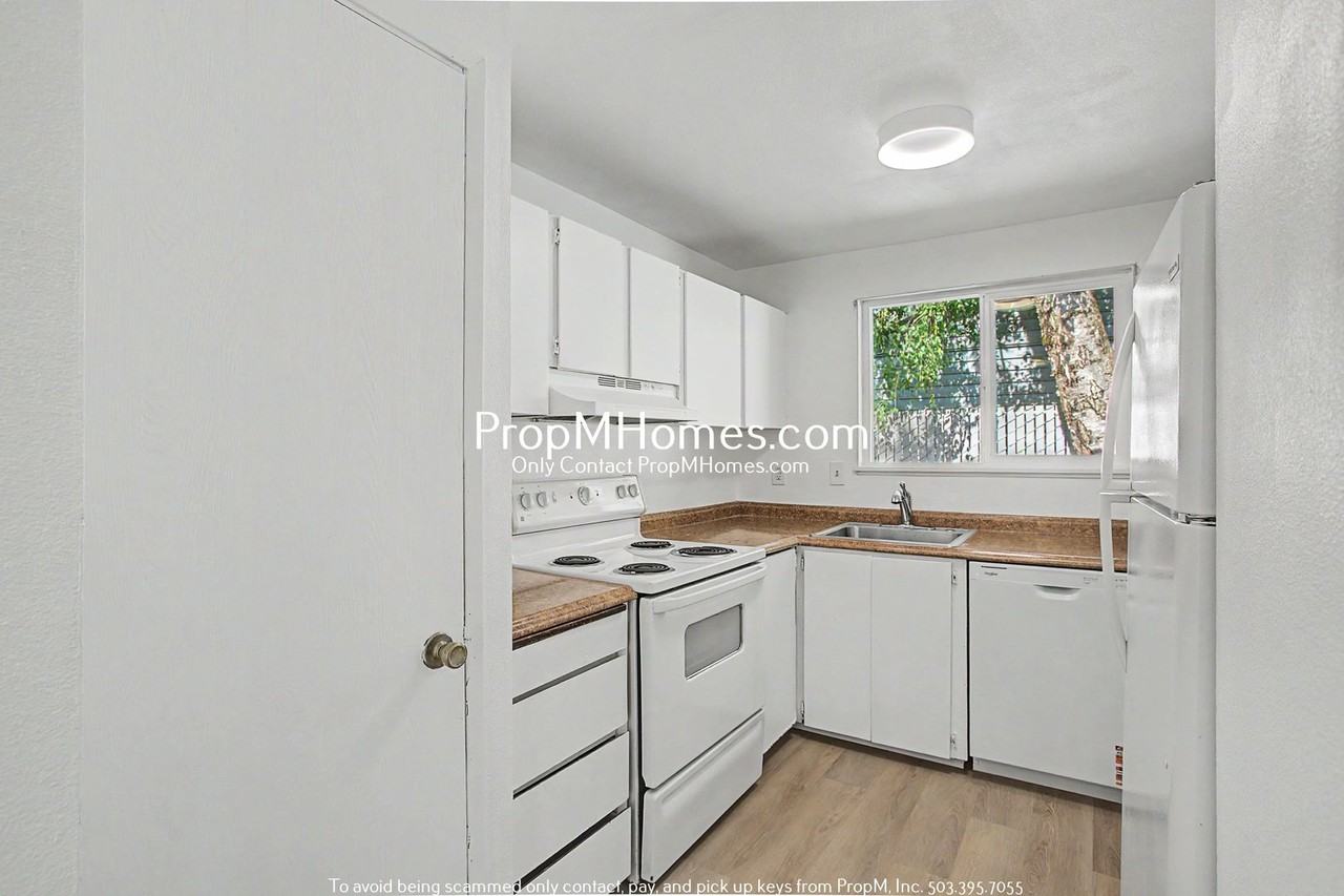 2218 2218 SE Tacoma Street - NEW PROPERTY - Photo 6 of 22