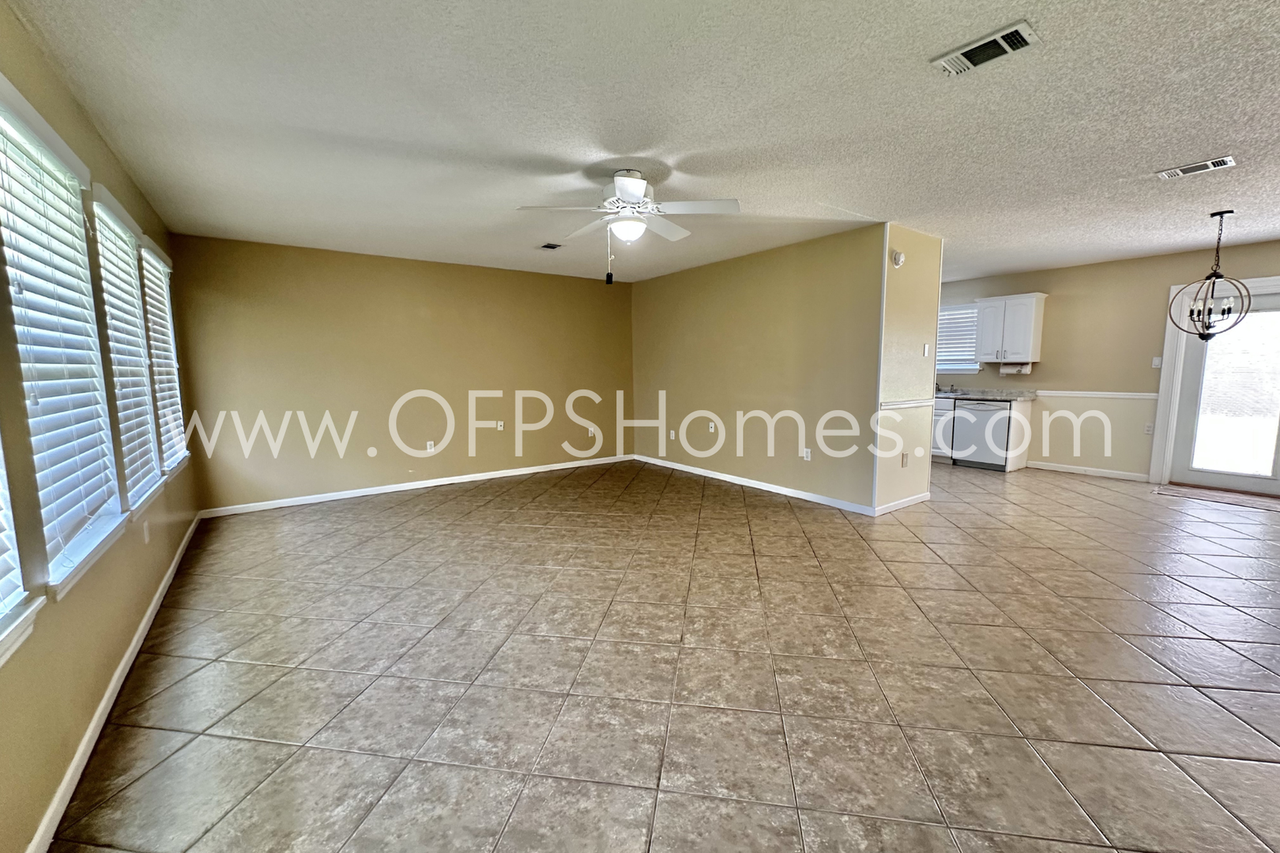 2961 2nd Ave Ne - Photo 3 of 14