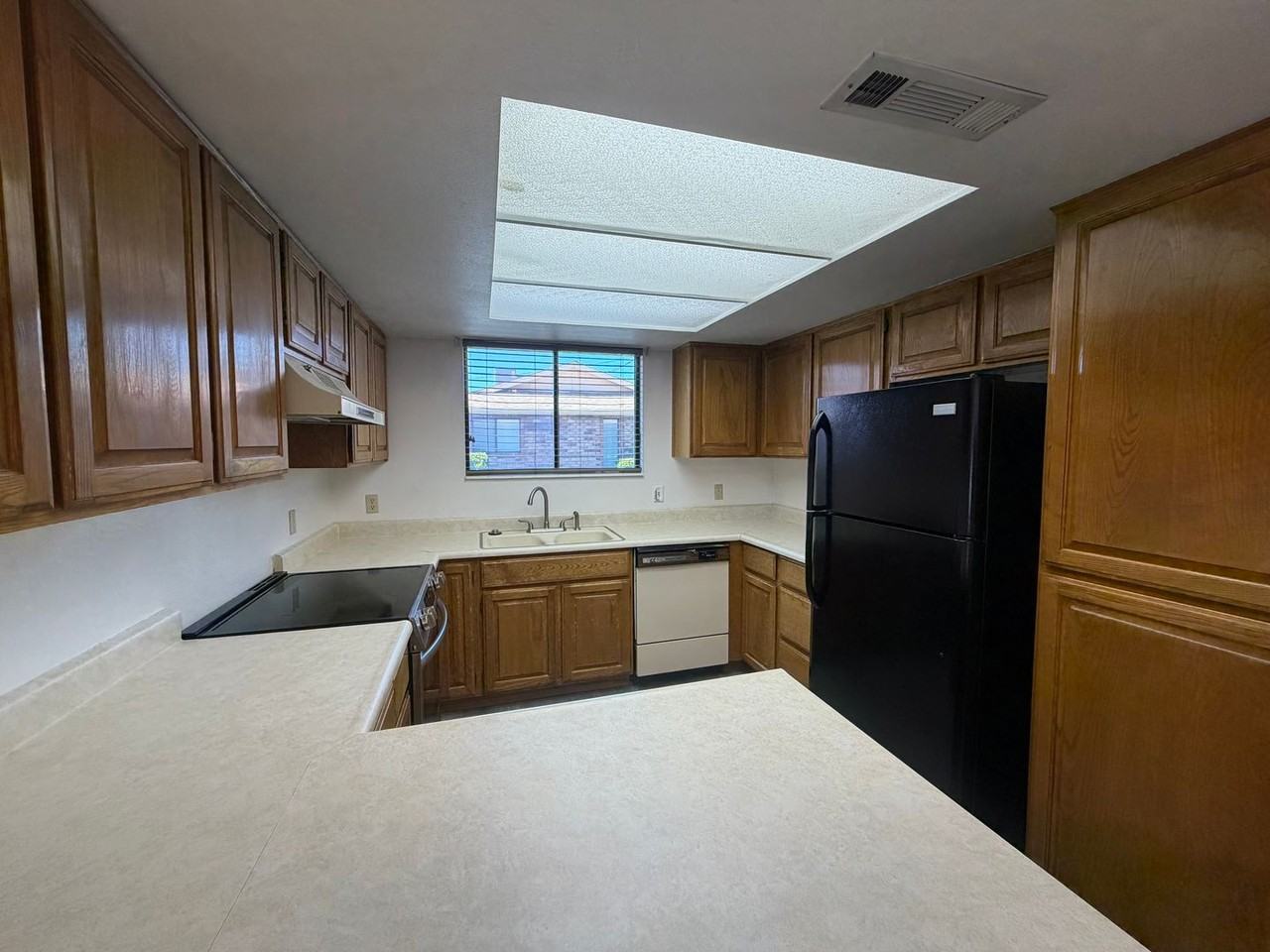 375 S Main St #4 - Photo 7 of 22