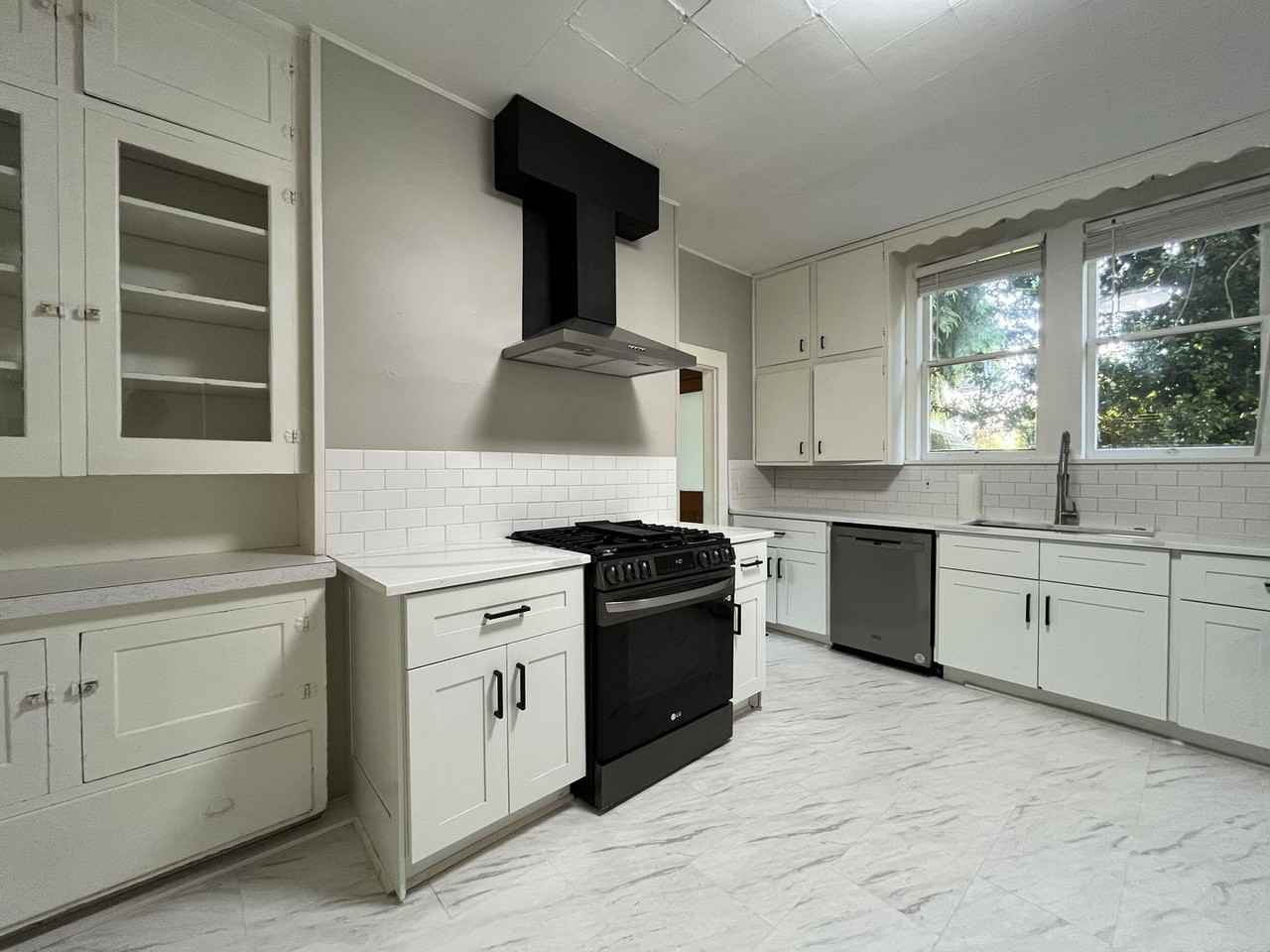 416 Se 32nd Ave - Photo 7 of 47