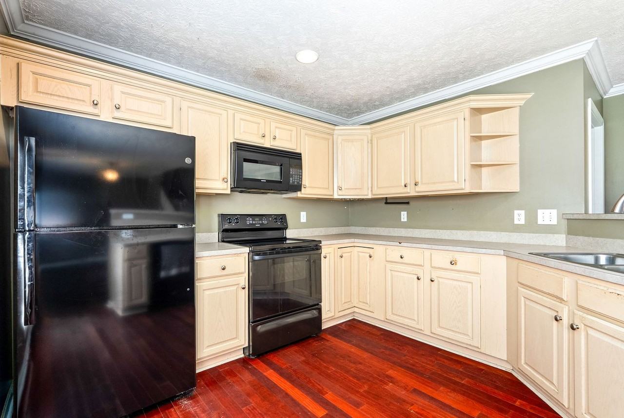 4264 Live Oak Dr - Photo 2 of 27