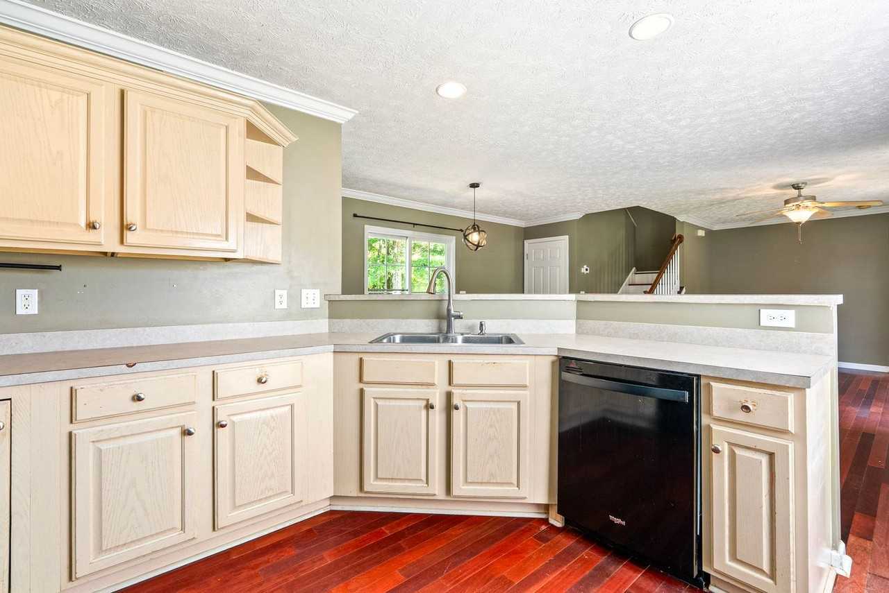 4264 Live Oak Dr - Photo 3 of 27