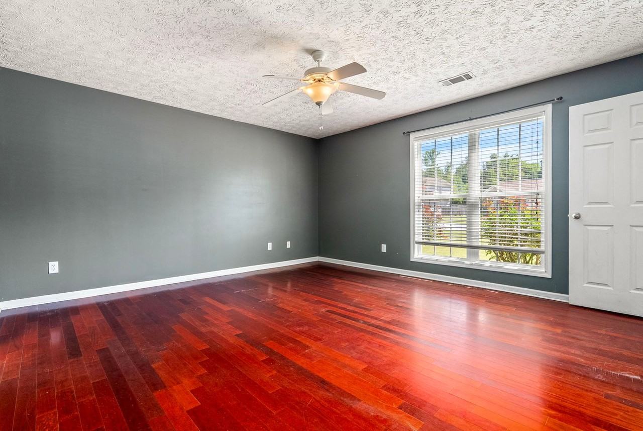 4264 Live Oak Dr - Photo 6 of 27