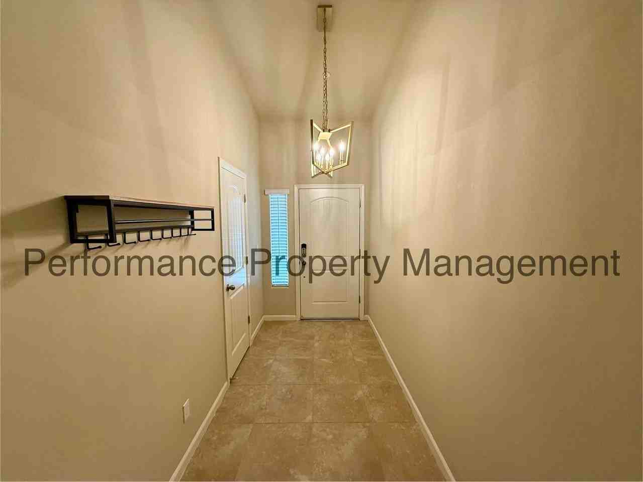 9024 Selma St - Photo 2 of 22