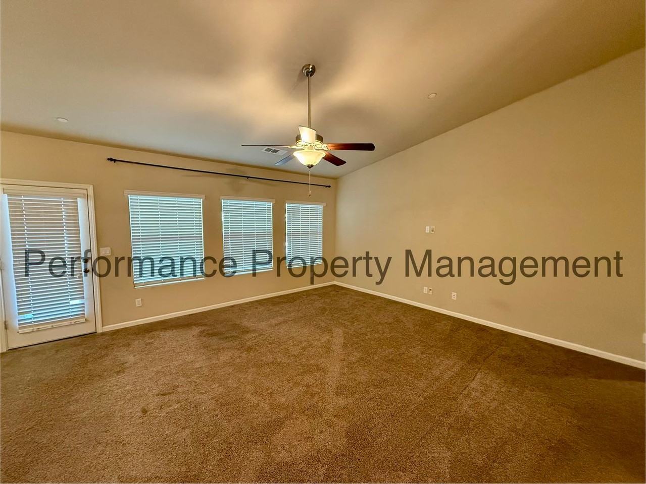 9024 Selma St - Photo 3 of 22